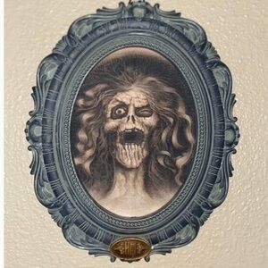 Spirit Halloween Haunted Mansion Old Woman Ghoul Portrait Wall Frame Ghost Sign